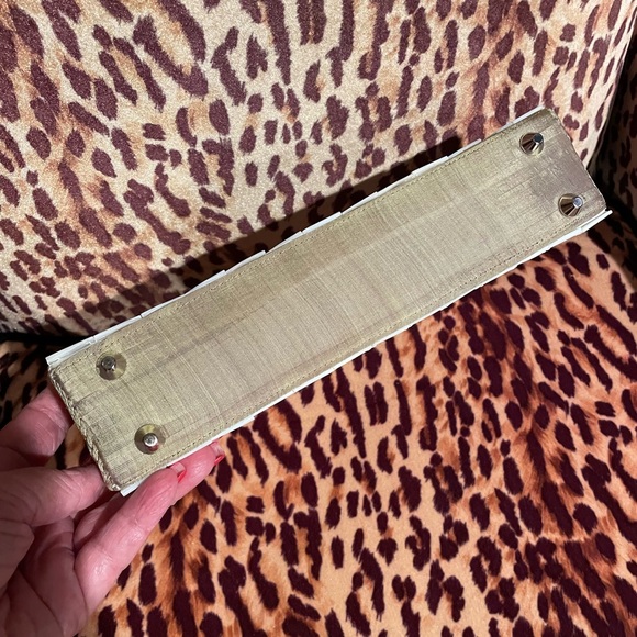 Vintage Mod by Design abalone shell footed purse in excellent condition. - Picture 6 of 7